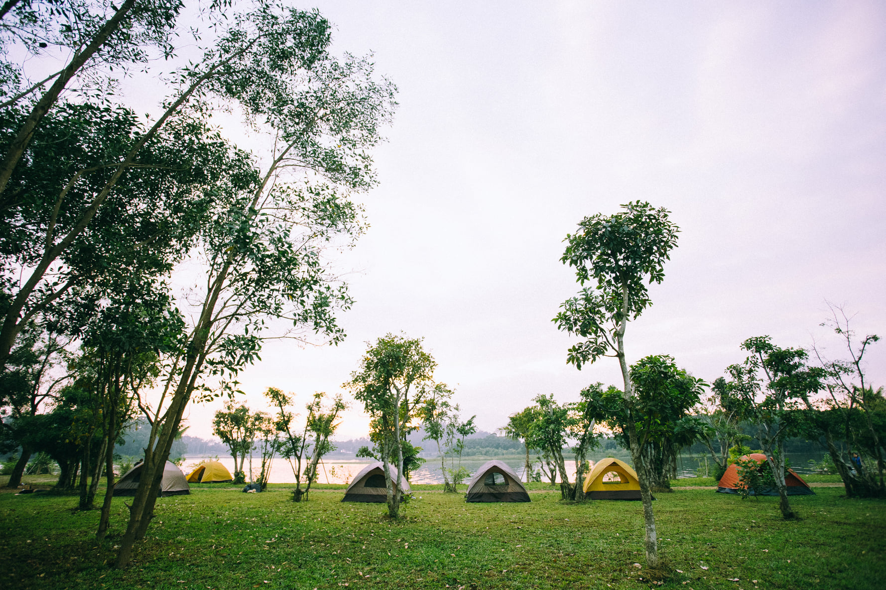 Trải nghiệm cắm trại ven hồ tại Camping Sport Đồng Mô