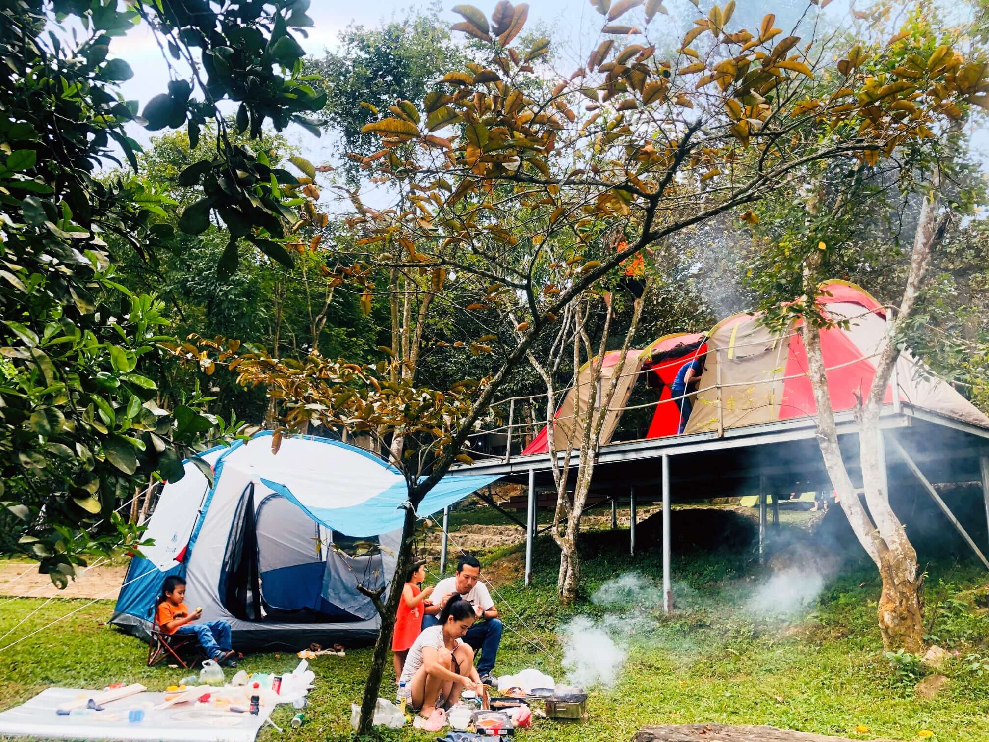 Sơn Tinh Camp là khu cắm trại nổi tiếng nằm giữa thiên nhiên xanh mát của Ba Vì 